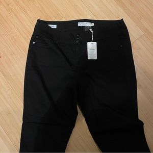Torrid Denim Black skinny Jean size 22